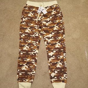 FBRK PIPED JOGGERMen – Desert Camo NWT